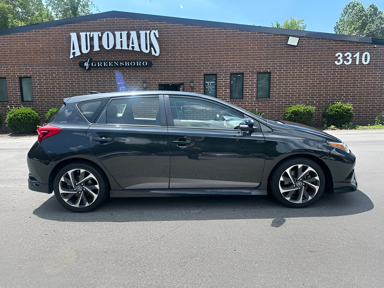 Vehicle image 45 of 49