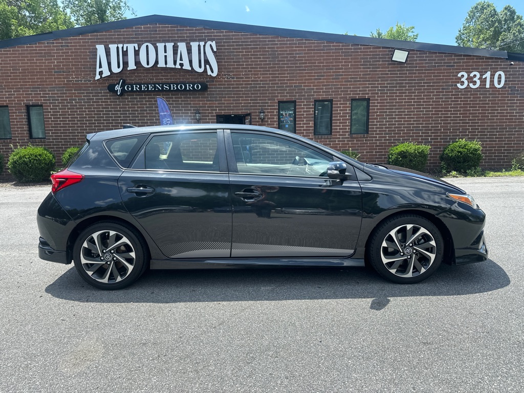 Vehicle image 5 of 49