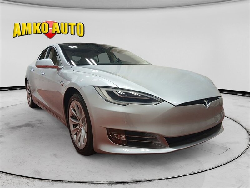 2017 Tesla Model S 75D Image 3 of 29