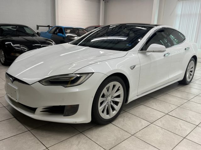 2017 Tesla Model S 75D Image 1 of 28