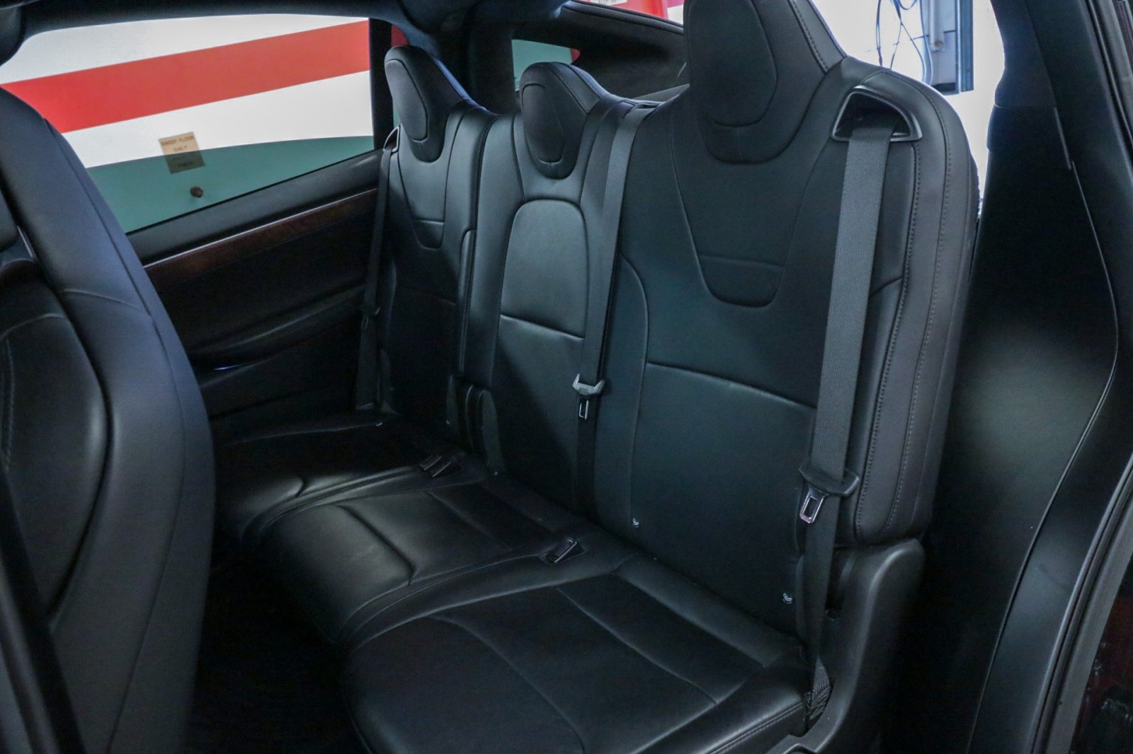 Vehicle image 15 of 33