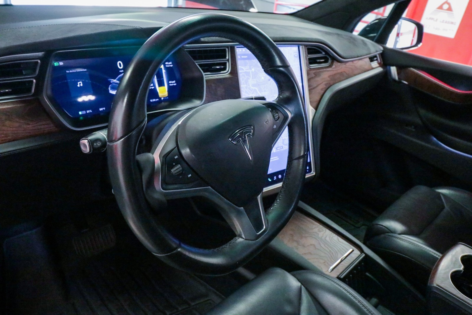 Vehicle image 14 of 33
