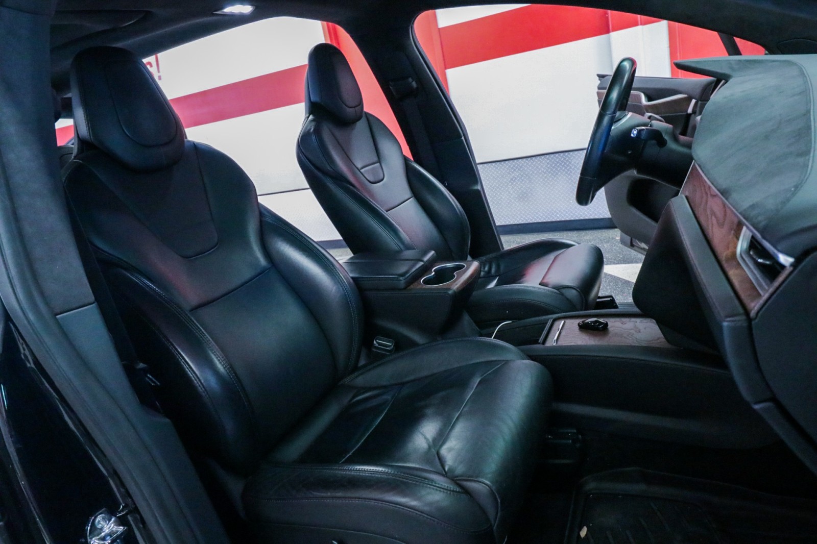 Vehicle image 22 of 33
