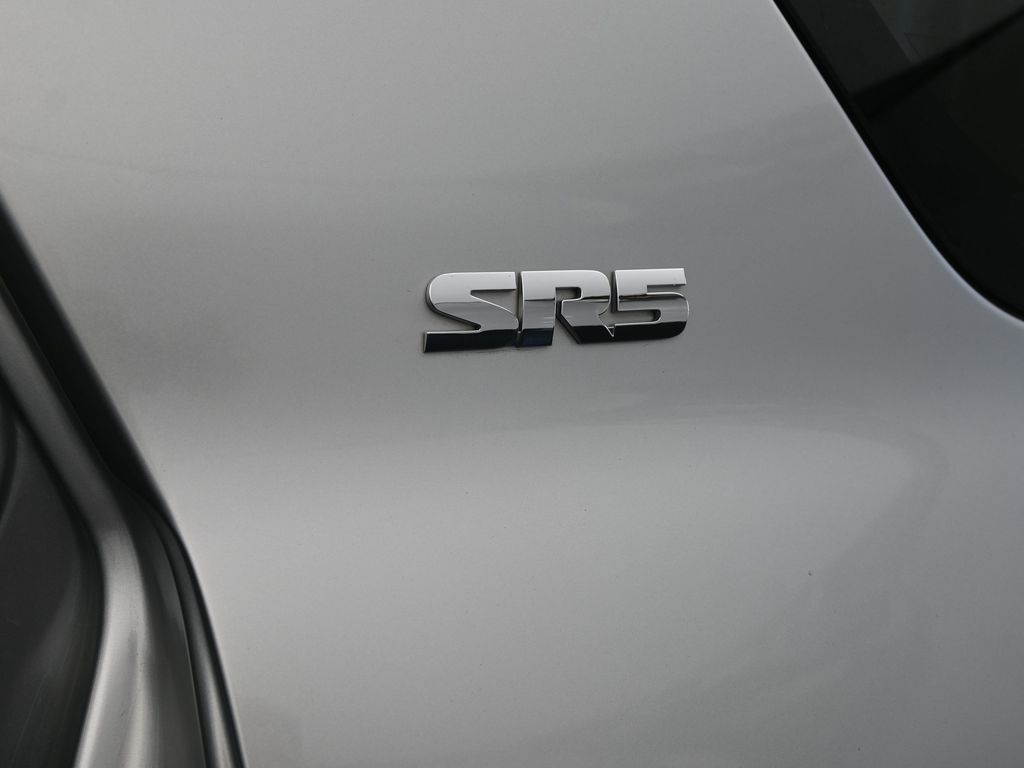 Vehicle image 67 of 75