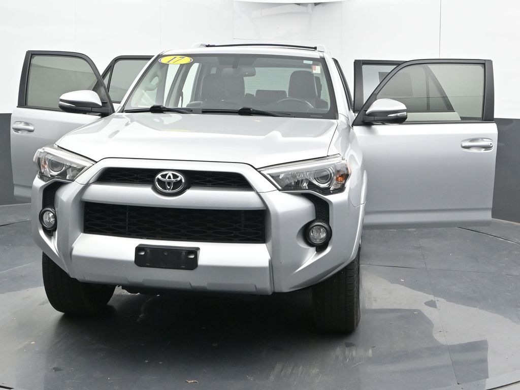 Vehicle image 4 of 75