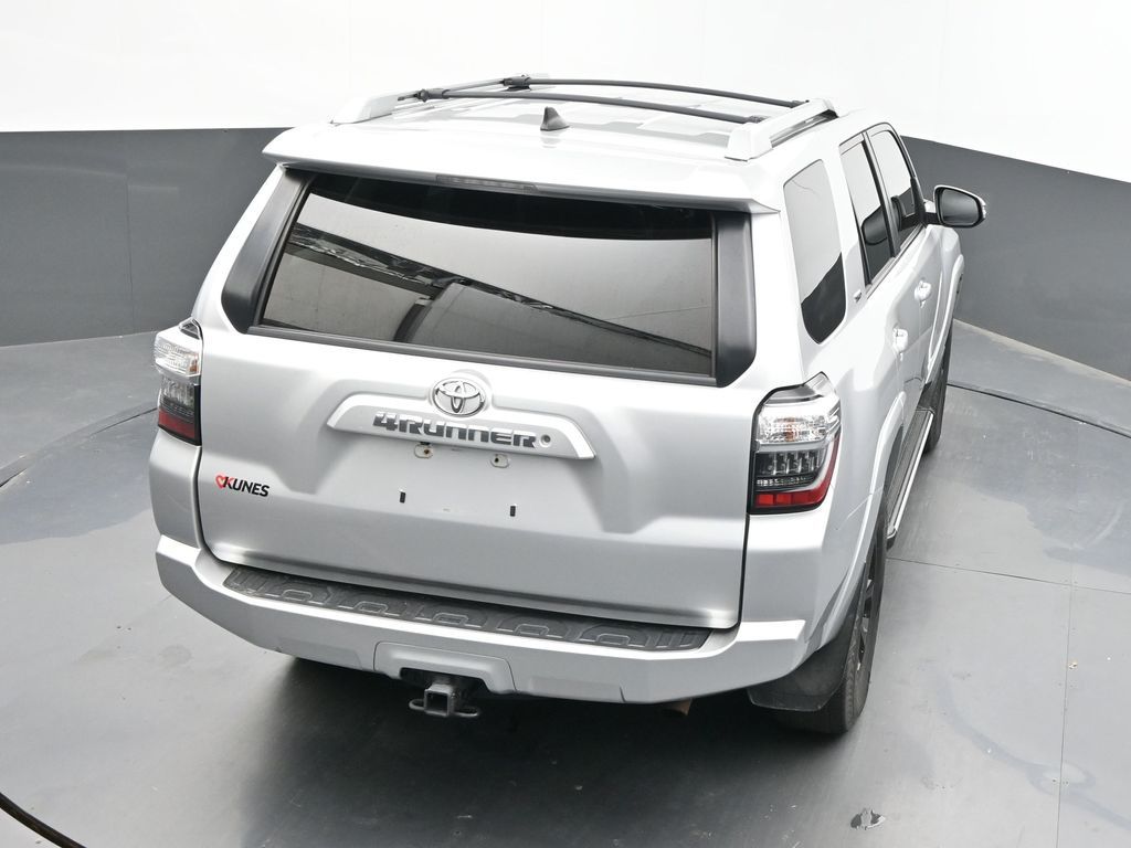Vehicle image 25 of 75