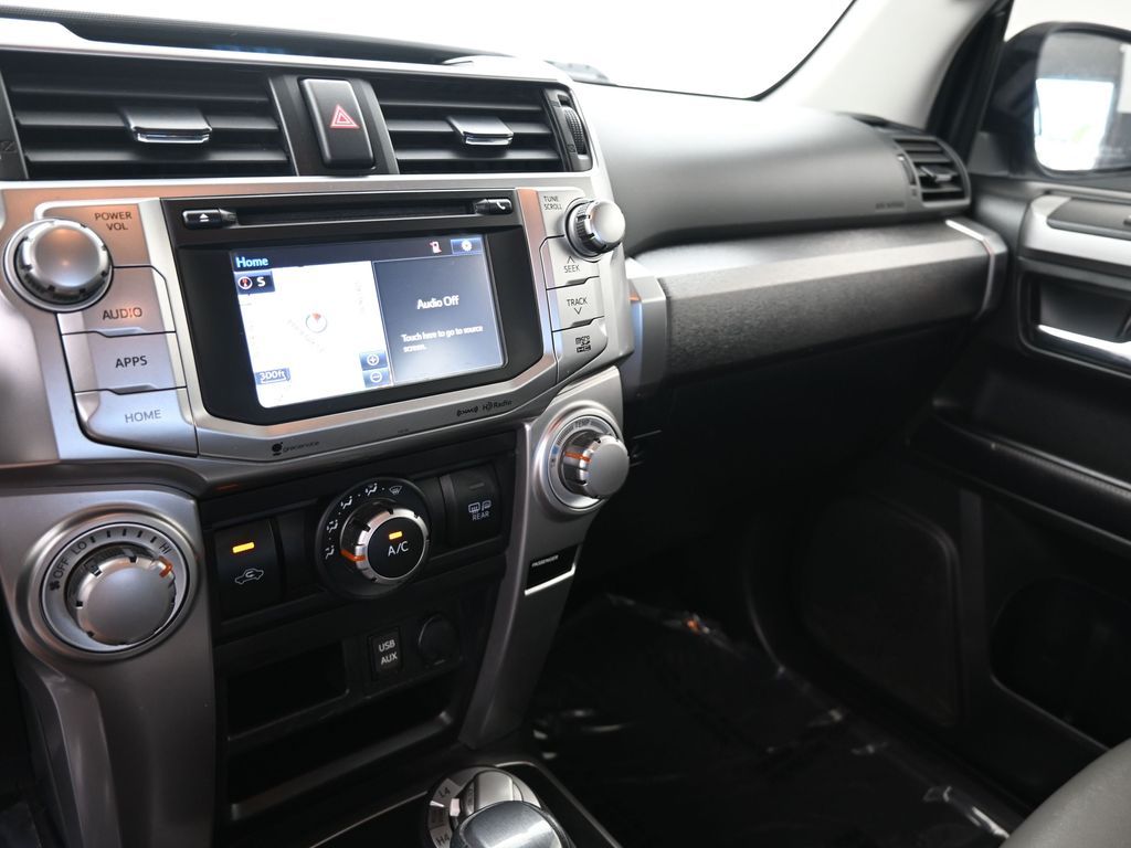 Vehicle image 69 of 75