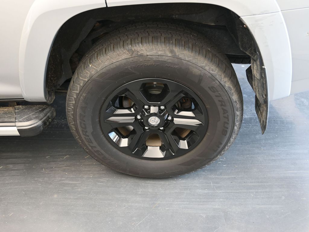 Vehicle image 48 of 75