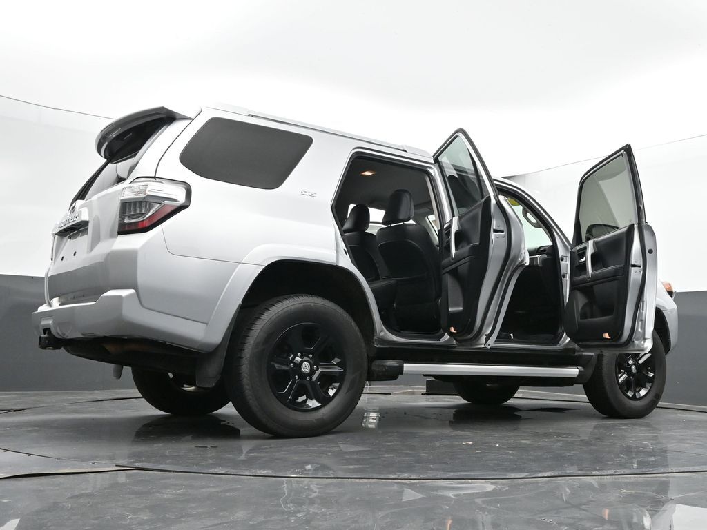 Vehicle image 41 of 75