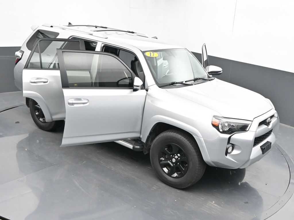 Vehicle image 16 of 75