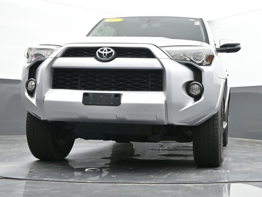 Vehicle image 9 of 75