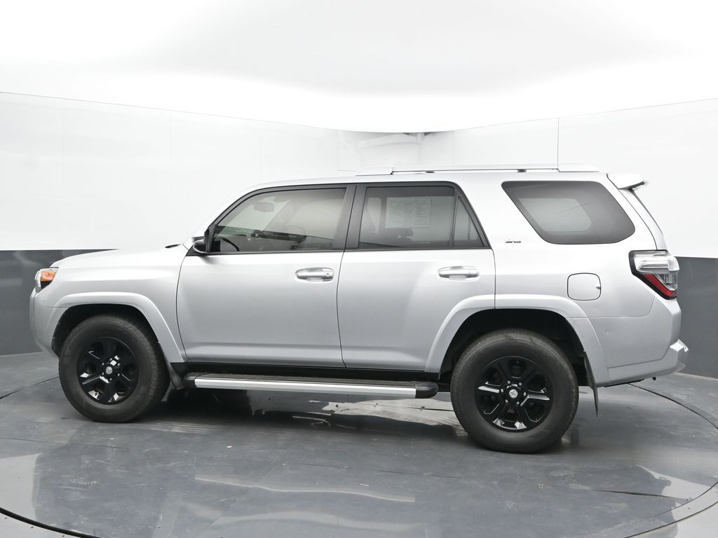Vehicle image 37 of 75
