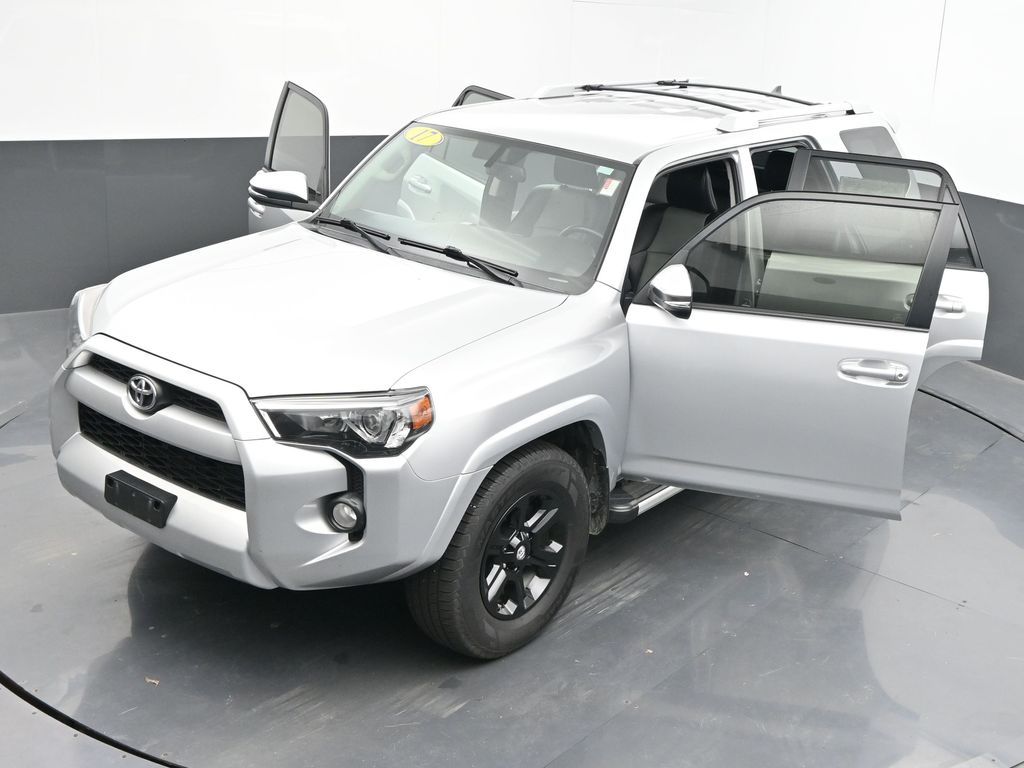 Vehicle image 6 of 75