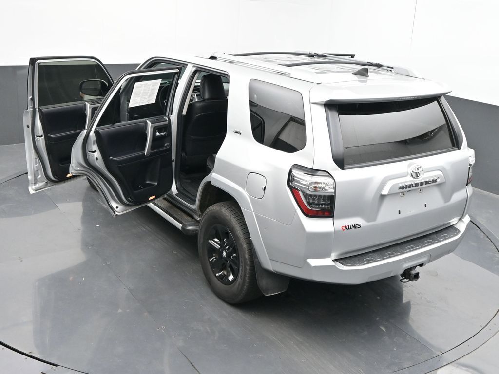 Vehicle image 40 of 75