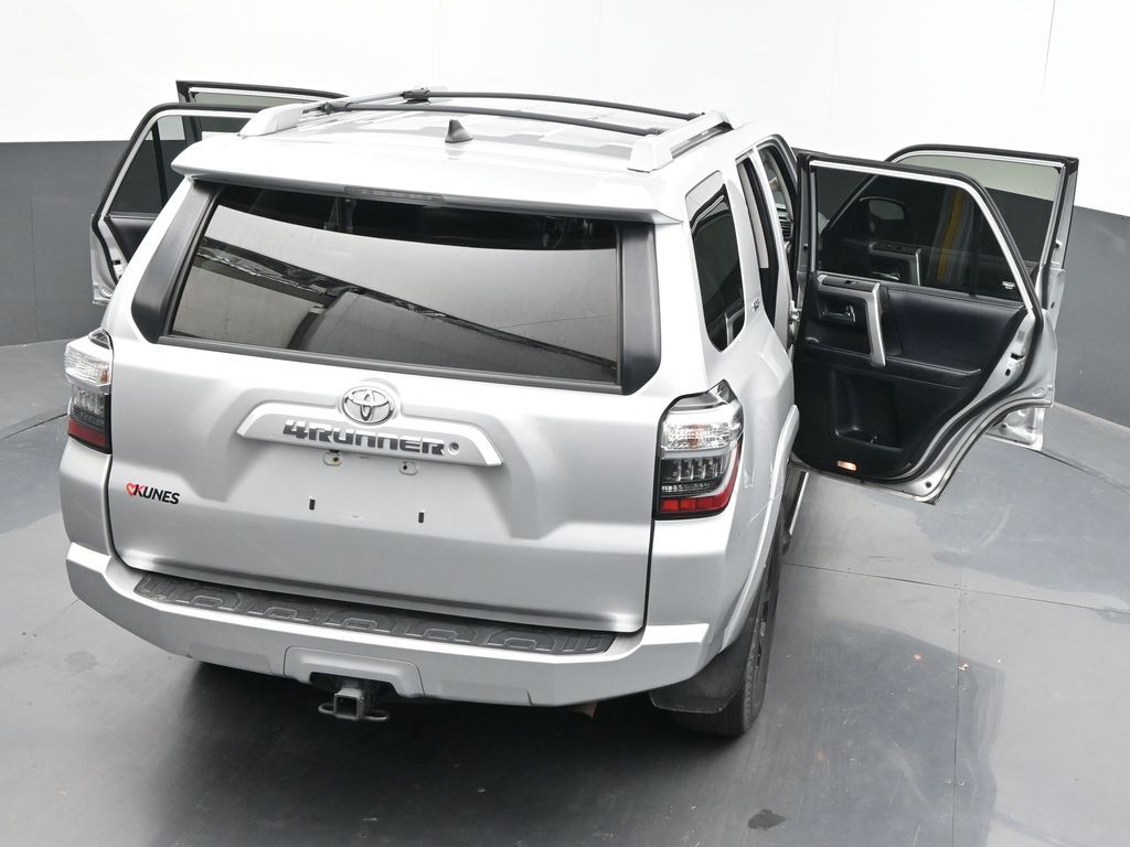 Vehicle image 26 of 75