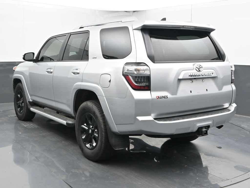 Vehicle image 39 of 75