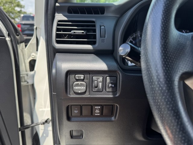 Vehicle image 31 of 35