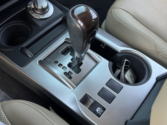 Vehicle image 25 of 35