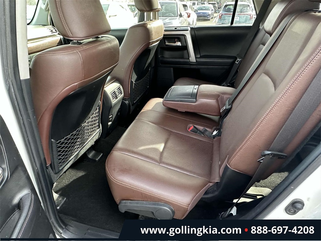 Vehicle image 11 of 32