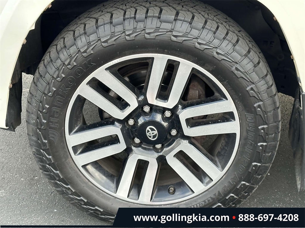 Vehicle image 7 of 32