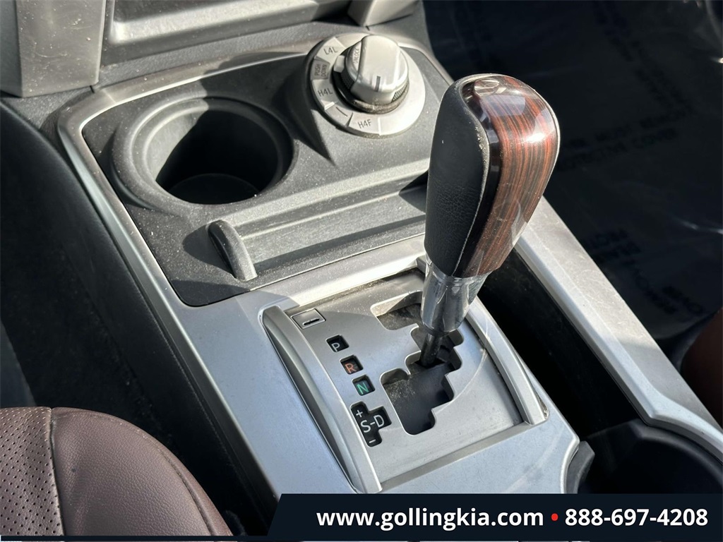 Vehicle image 29 of 32