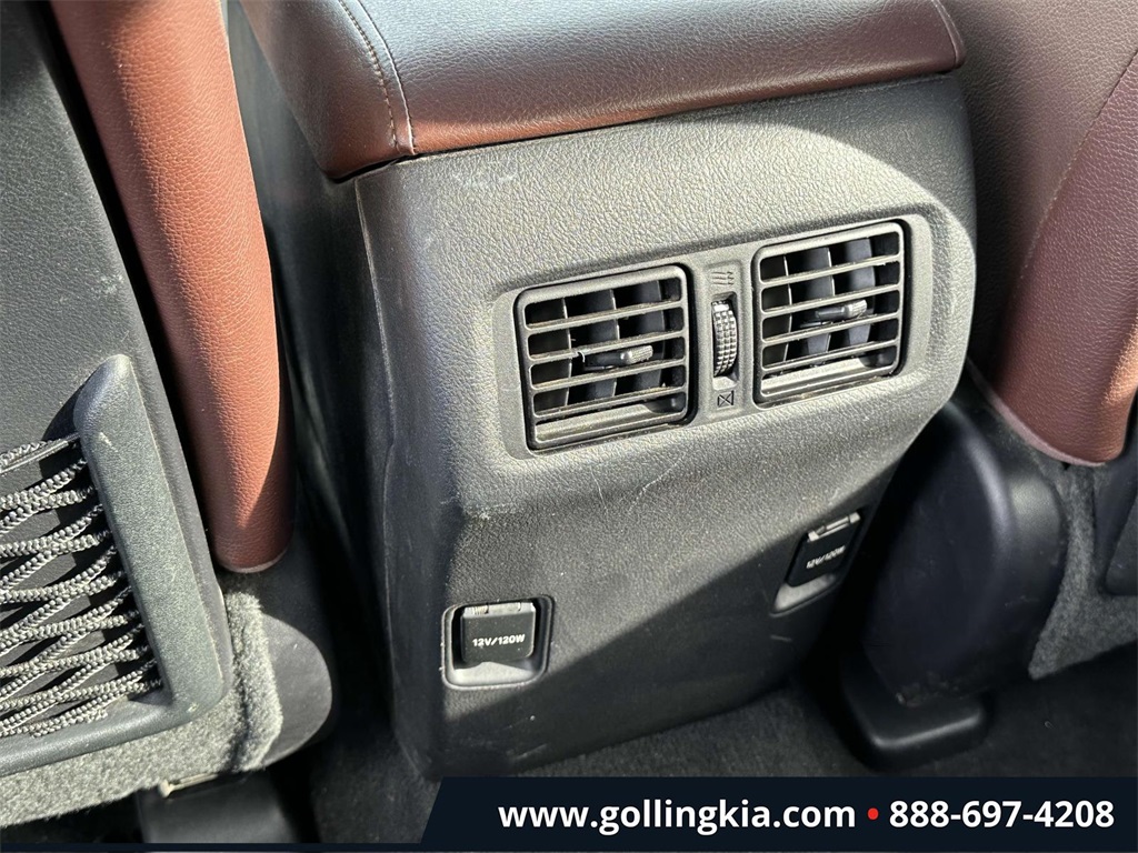 Vehicle image 12 of 32