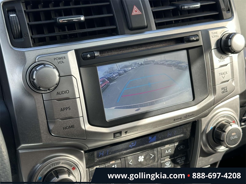 Vehicle image 27 of 32