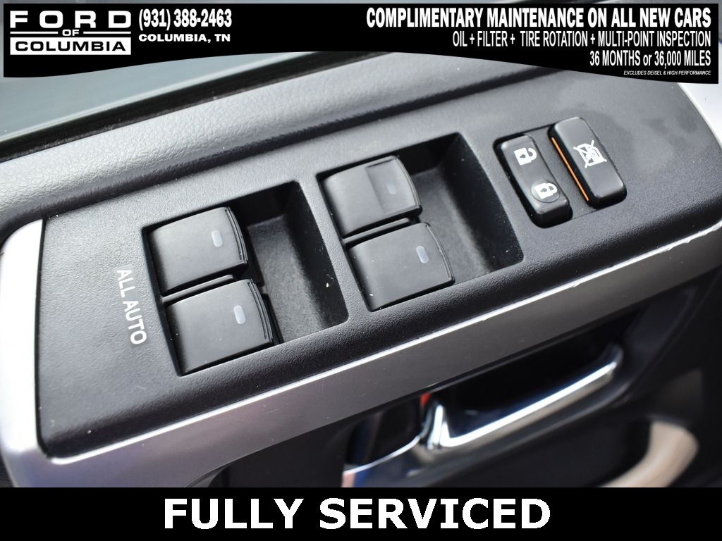 Vehicle image 33 of 41