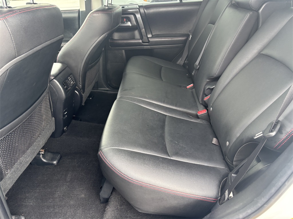 Vehicle image 28 of 30