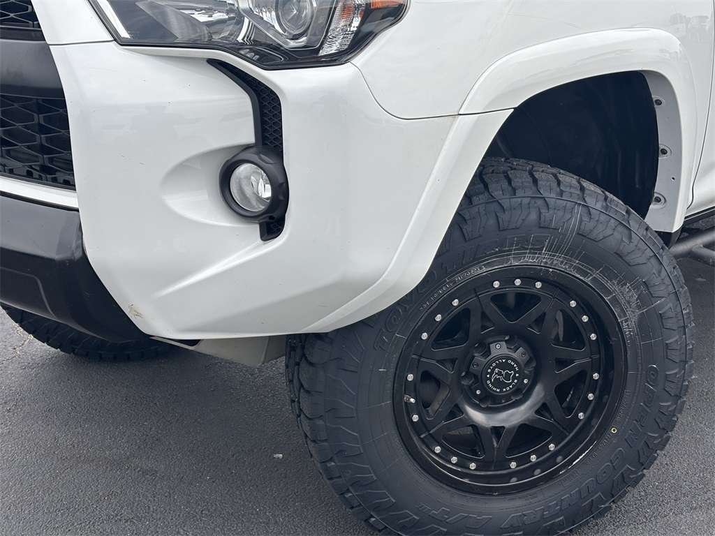 Vehicle image 6 of 30