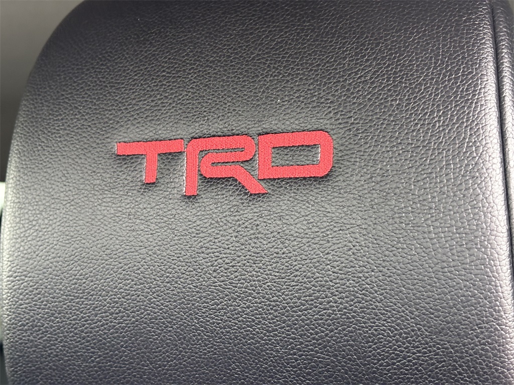 Vehicle image 14 of 30