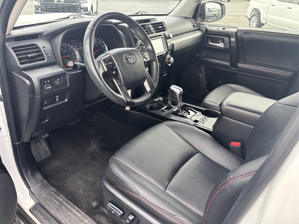 Vehicle image 8 of 30