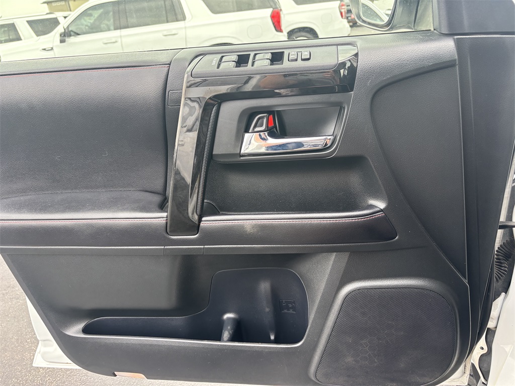 Vehicle image 24 of 30