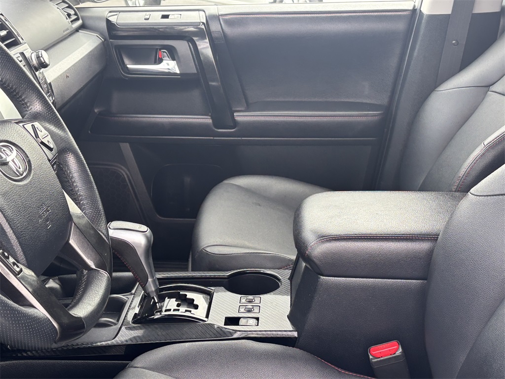 Vehicle image 11 of 30