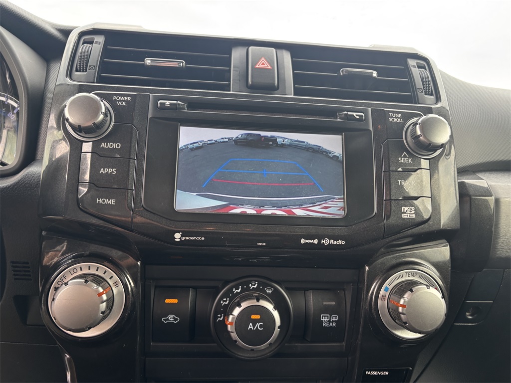 Vehicle image 22 of 30