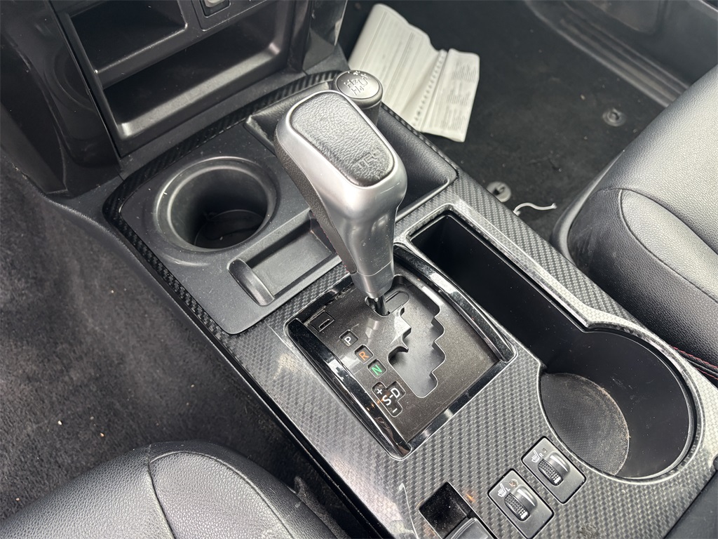 Vehicle image 19 of 30