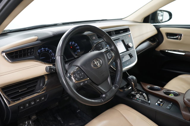 Vehicle image 17 of 27