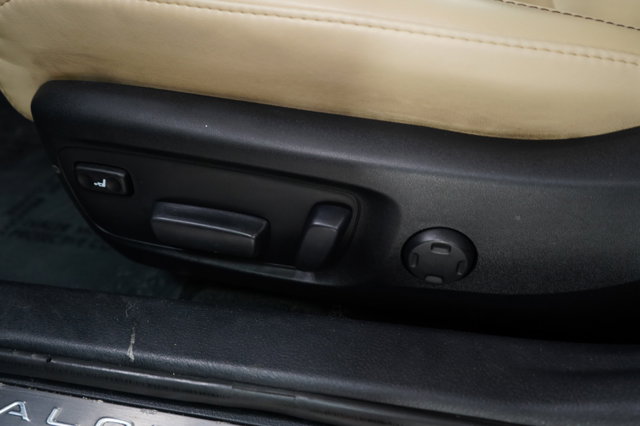 Vehicle image 19 of 27