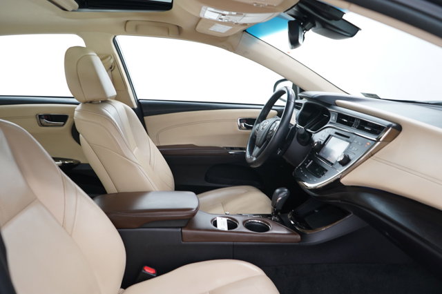 Vehicle image 10 of 27