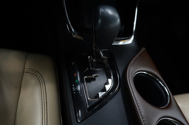 Vehicle image 24 of 27