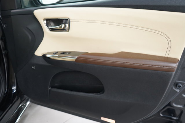 Vehicle image 9 of 27