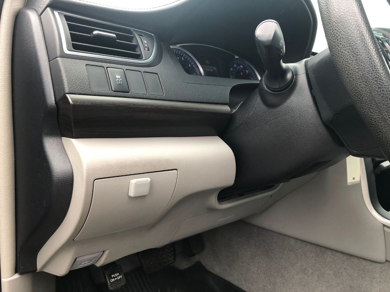 Vehicle image 13 of 30