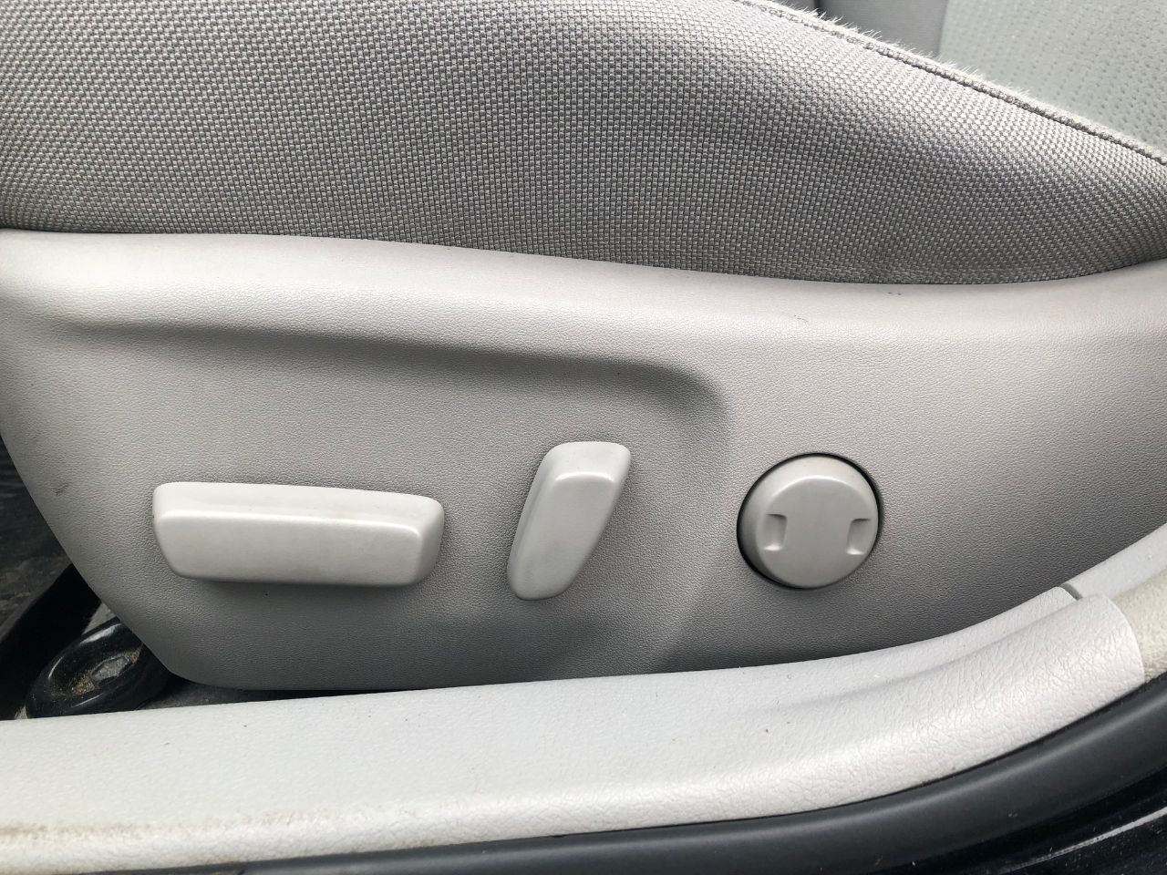 Vehicle image 12 of 30