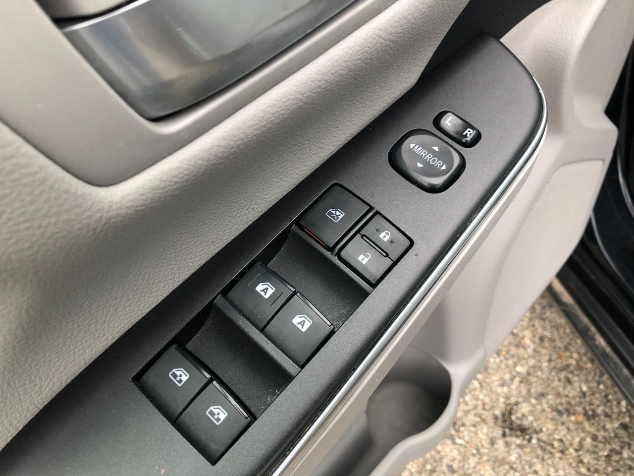 Vehicle image 11 of 30