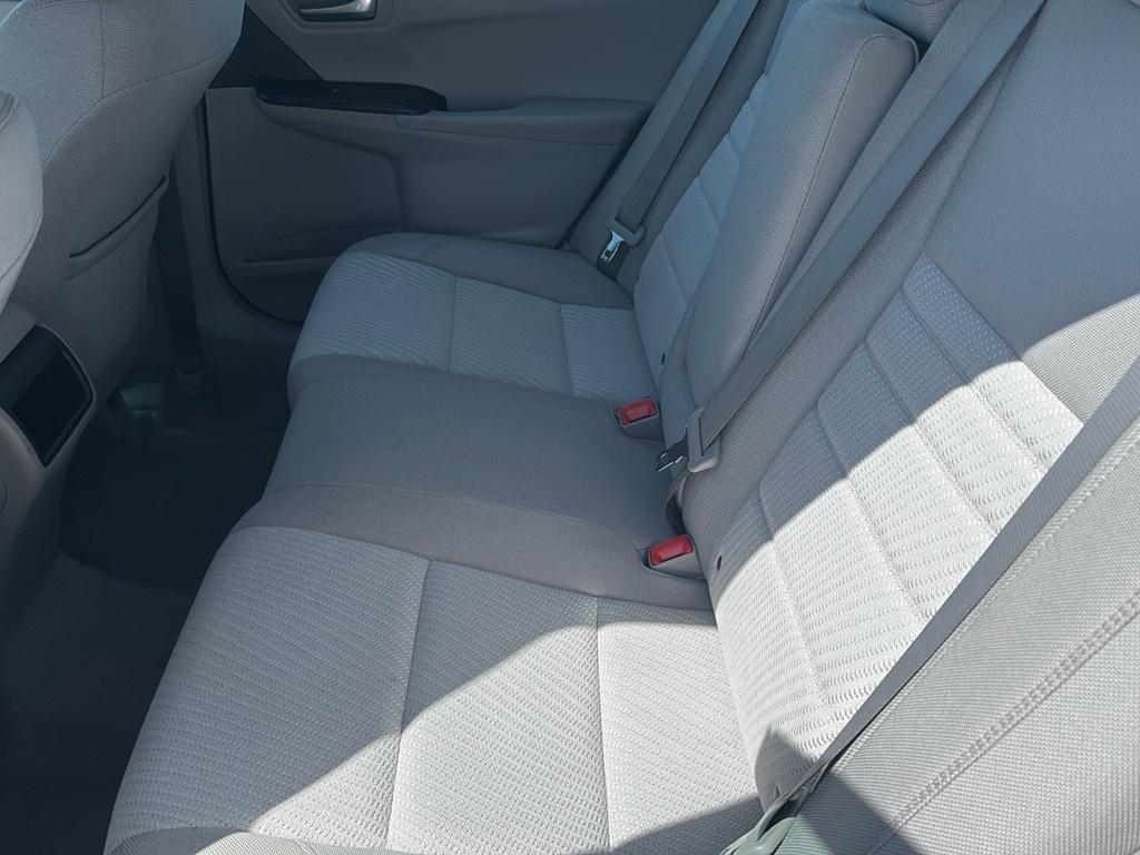 Vehicle image 19 of 23