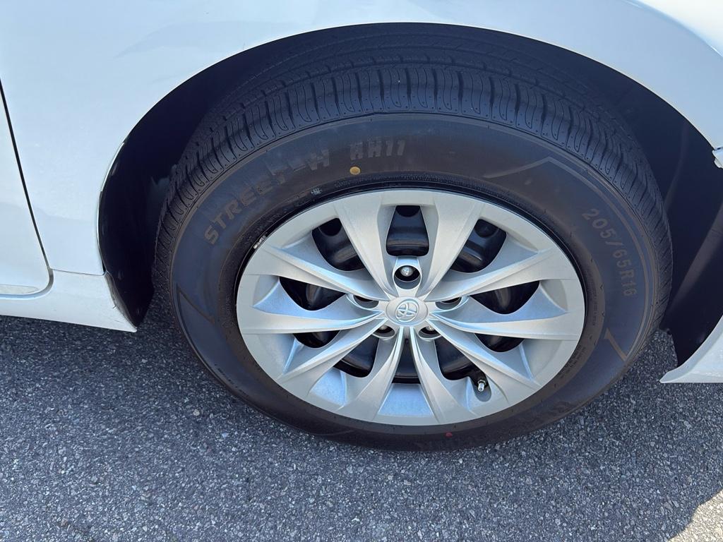 Vehicle image 22 of 23
