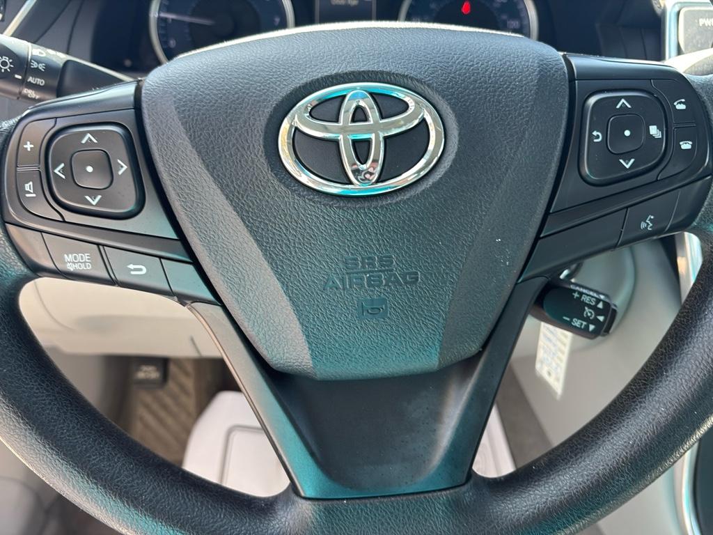 Vehicle image 15 of 23