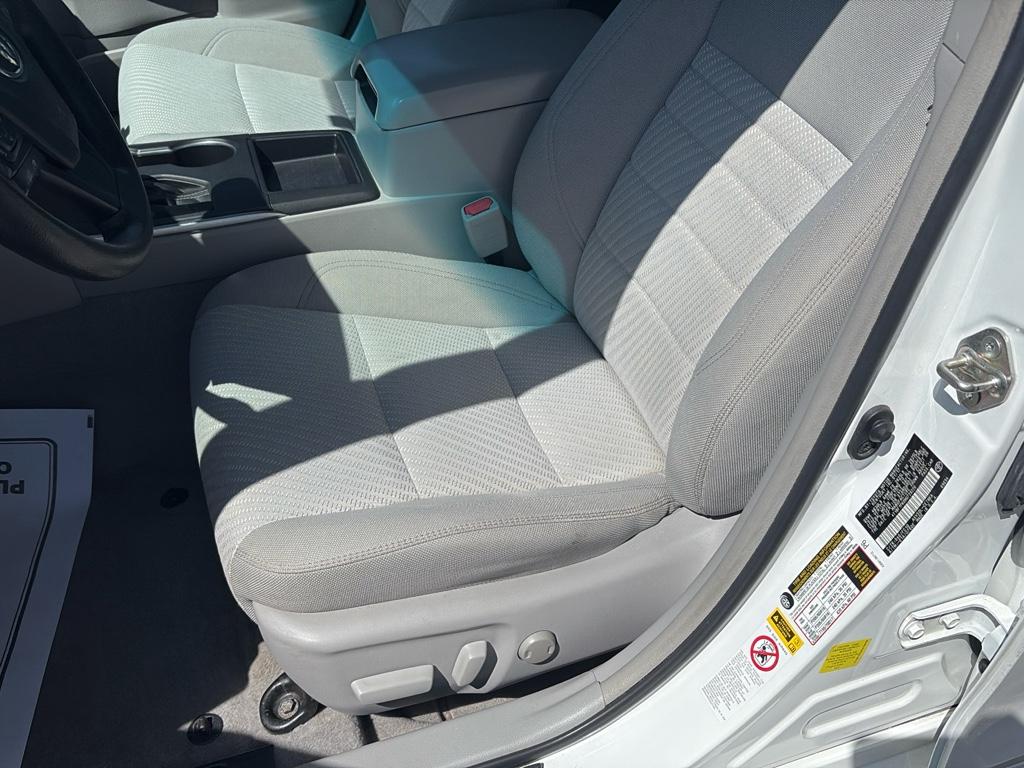 Vehicle image 10 of 23