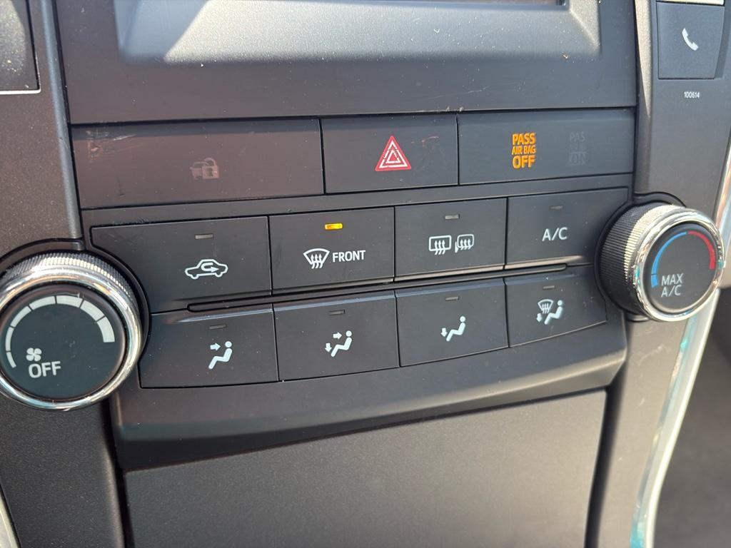 Vehicle image 13 of 23