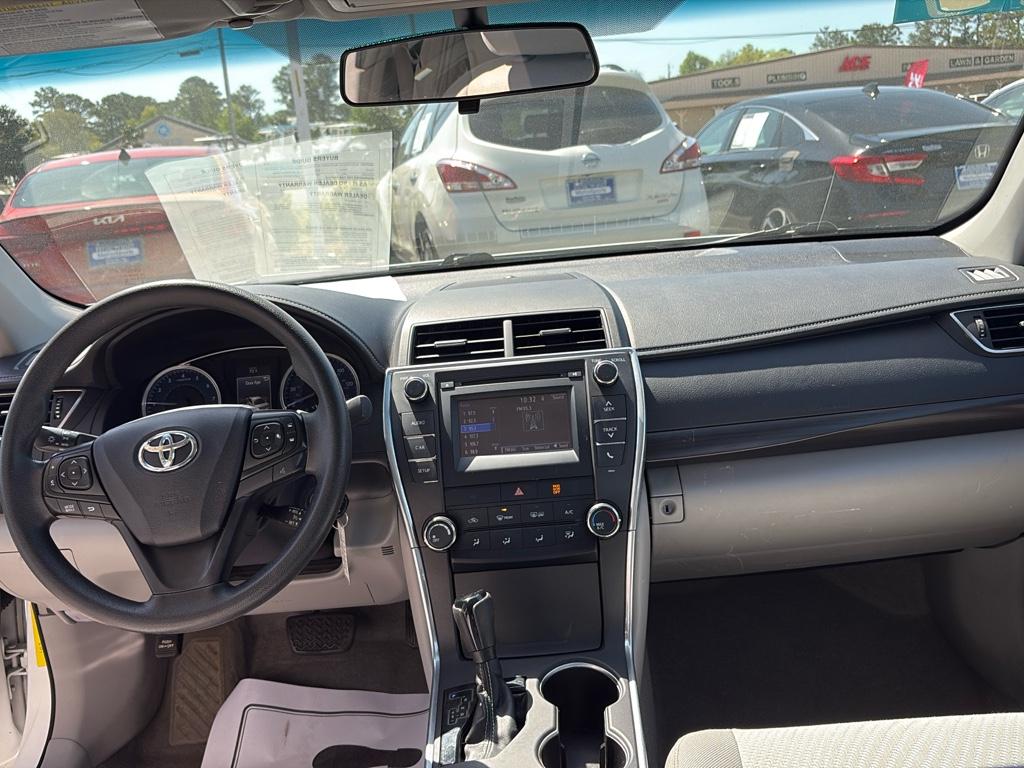 Vehicle image 17 of 23